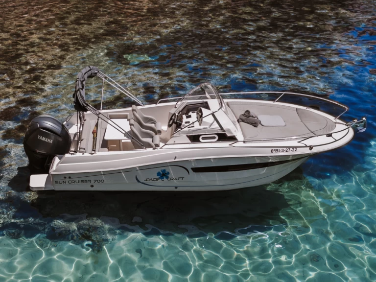 Pacific Craft Pacific Craft 700 SC jednotlivci a charterové společnosti v Ibiza Town