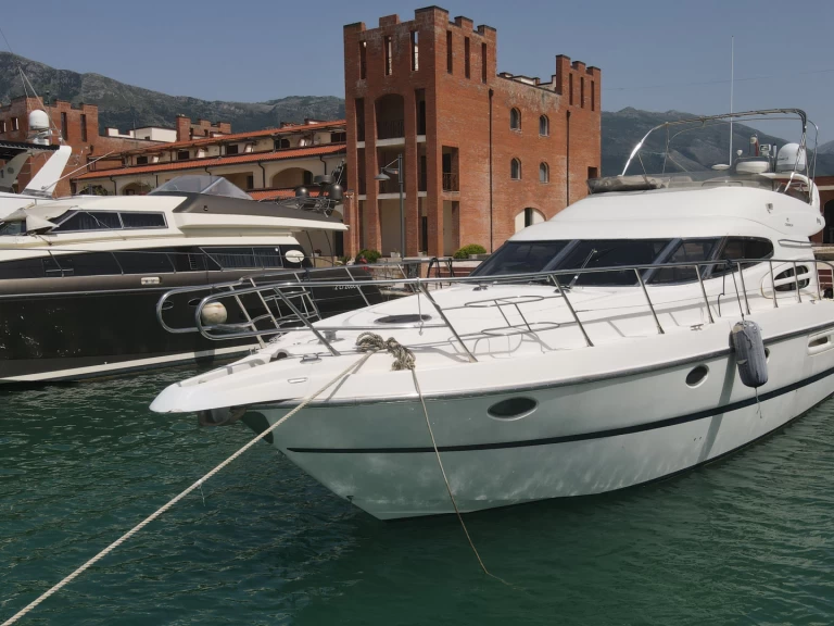 Pronájem Motorová loď v Himarë -Cranchi Atlantique 48
