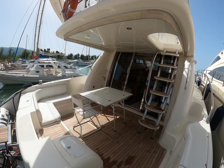 Pronájem lodi Cranchi Atlantique 48 v Himarë na Samboatu