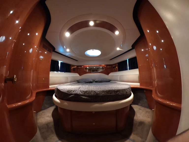 Pronajmout Motorová loď se skipperem či ne Cranchi v Himarë