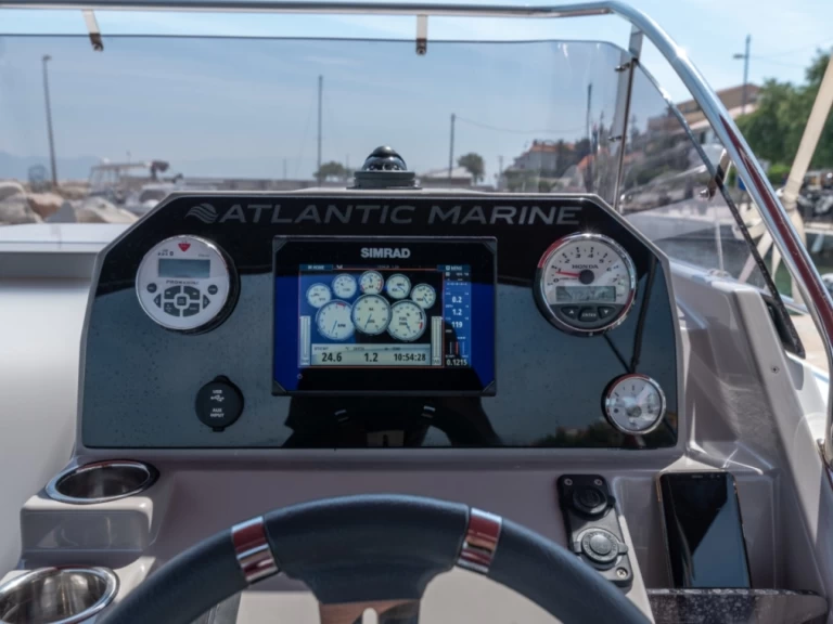 Atlantic 730 Sun Cruiser jednotlivci a charterové společnosti v Trogir