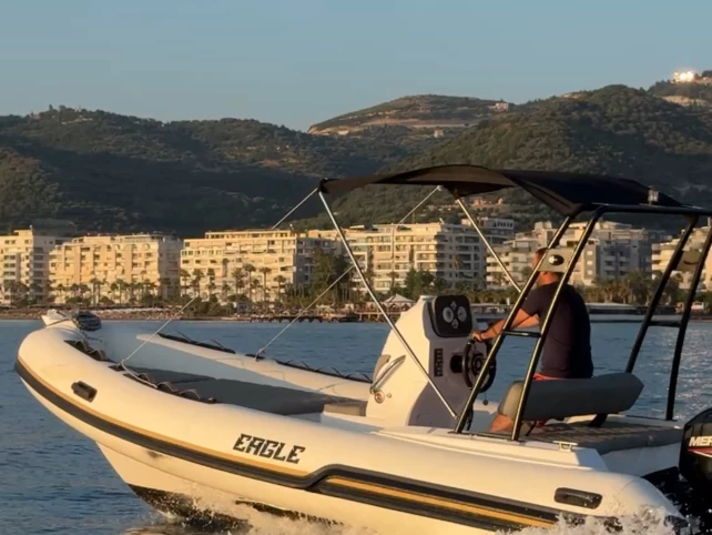 Pronájem lodi Eagle Eagle 1 v Gjiri i Vlorës na Samboatu