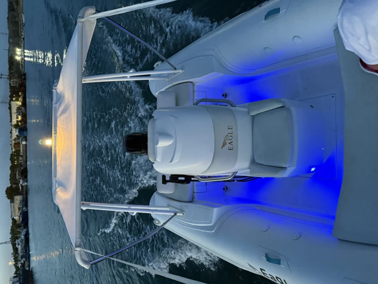 Pronajmout si Eagle Eagle 2 v Gjiri i Vlorës