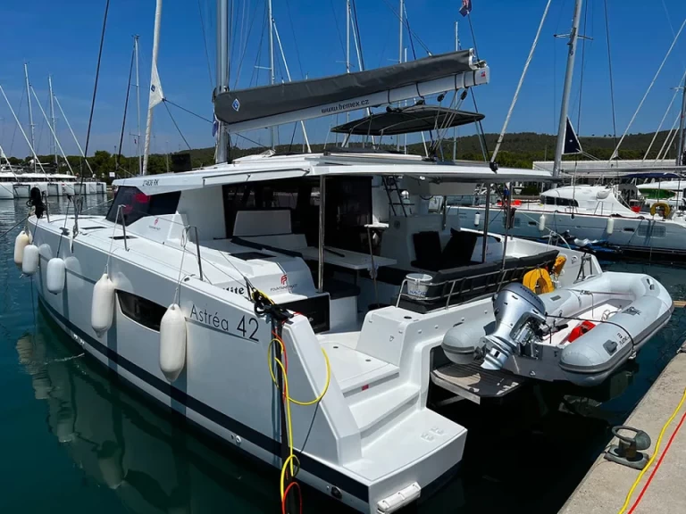 Pronájem Katamarán v Pula -Fountaine Pajot Astrea 42