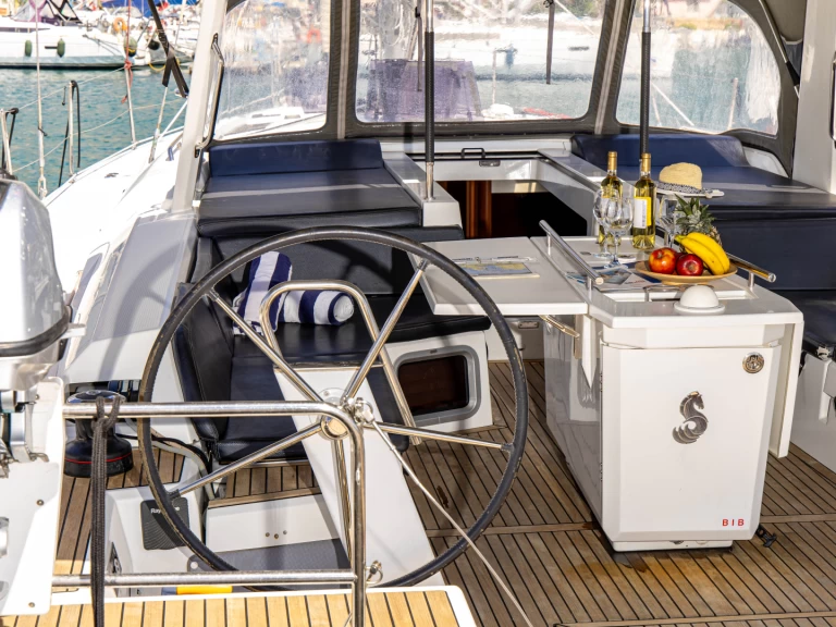 Pronájem Plachetnice Bénéteau s licencí