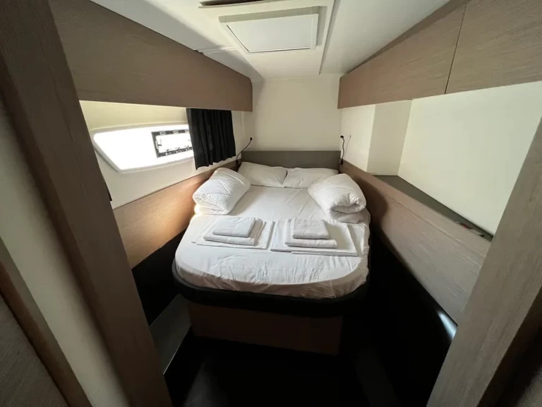 Pronajmout Katamarán se skipperem či ne Fountaine Pajot v Pula