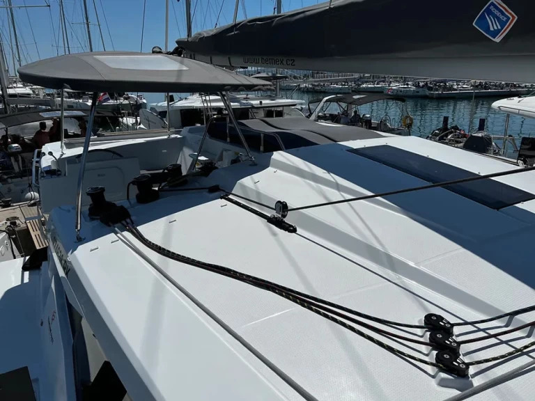 Fountaine Pajot Astrea 42 jednotlivci a charterové společnosti v Pula