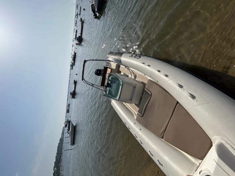 Pronajmout Polotuhá loď se skipperem či ne Sacs v Le Canon