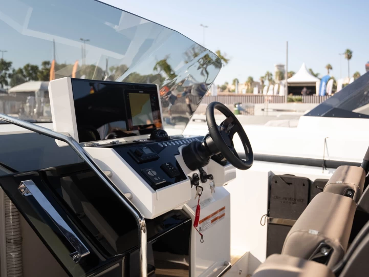 Pronajmout si DEANTONIO YACHTS D32 v Denia