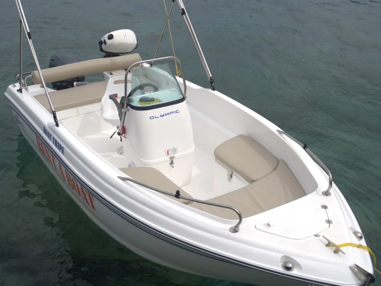 Motorová loď k pronájmu v Irákleion za nejlepší cenu