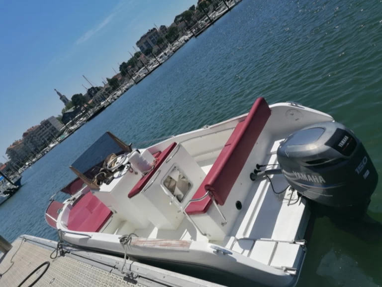 Jeanneau Cap Camarat 675 jednotlivci a charterové společnosti v Lège-Cap-Ferret