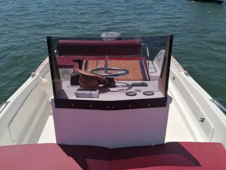 Pronajmout si Jeanneau Cap Camarat 675 v Lège-Cap-Ferret