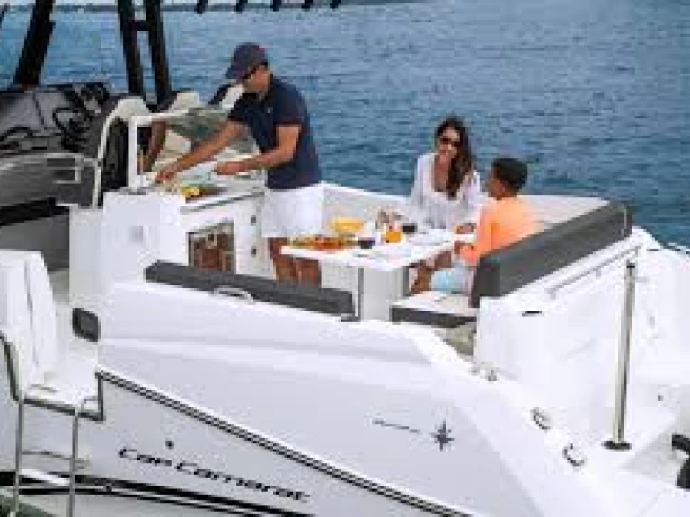 Pronájem Jachta v Antibes -Jeanneau cap camarat 10.5 CC