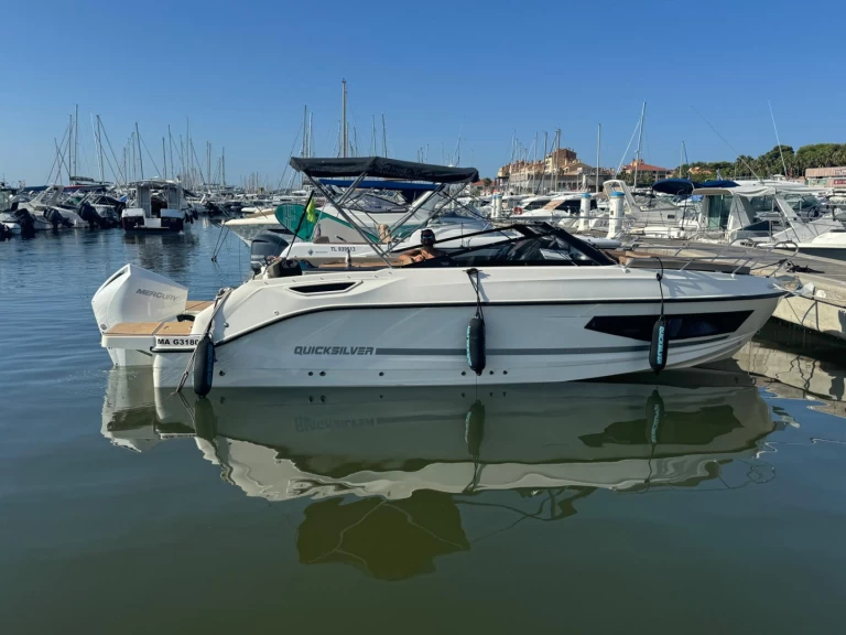 Pronajmout si Quicksilver Activ 755 Cruiser v Hyeres