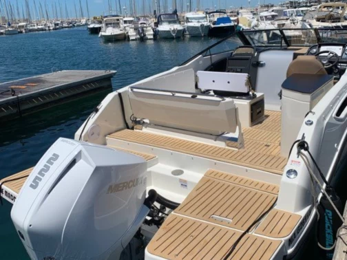 Pronájem lodi Hyeres lákavé ceny Activ 755 Cruiser