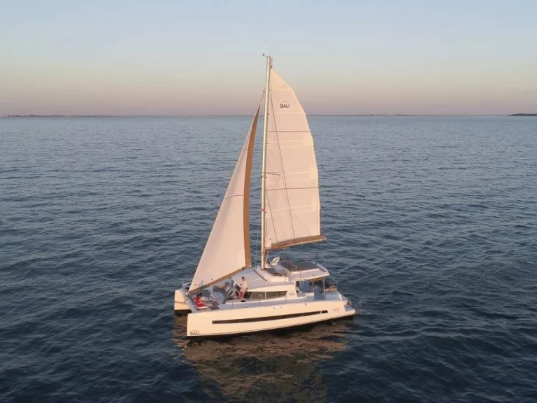 Pronájem lodi Marina de Lagos lákavé ceny Bali 4.3