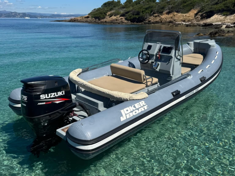 Polotuhá loď k pronájmu v Antibes za nejlepší cenu