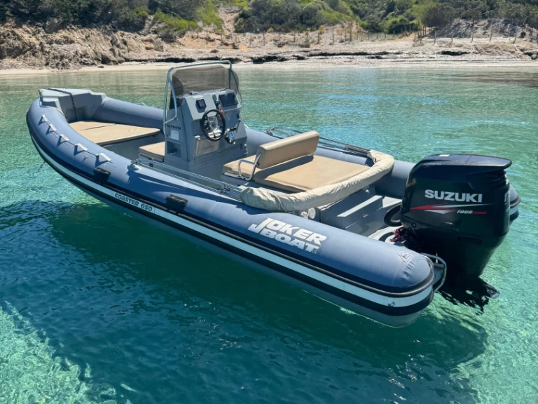 Joker Boat Clubman 21 jednotlivci a charterové společnosti v Antibes