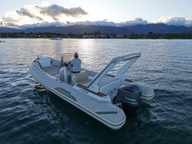 Pronájem lodi Capelli Capelli 770 v Porticcio na Samboatu