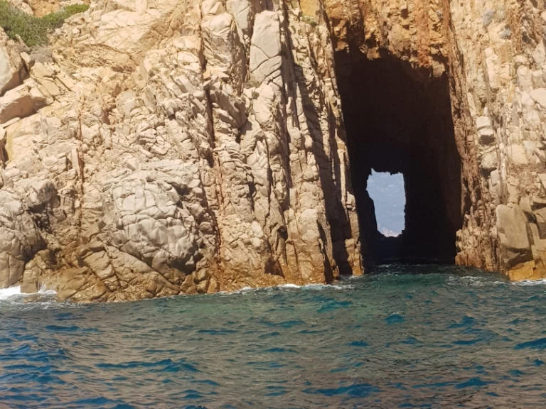 Pronájem Polotuhá loď Capelli s licencí