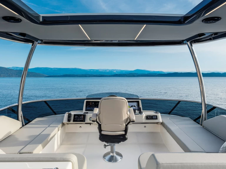 Pronájem Motorová loď Azimut s licencí