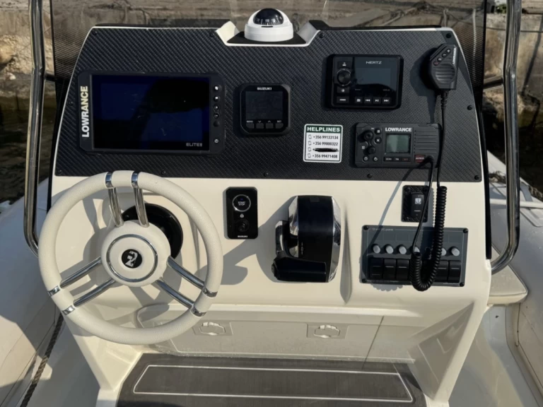 Pronajmout Polotuhá loď se skipperem či ne Nouva jolly v Tal-Pietà