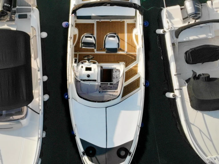 Motorová loď k pronájmu v Šimuni za nejlepší cenu