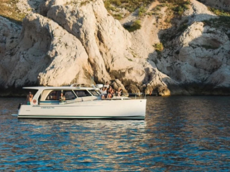 Pronájem Motorová loď v Marseille -Greenline Greenline 33