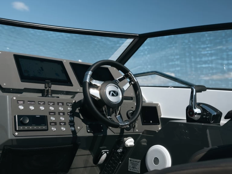 Pronájem lodi Nordkapp Noblesse 830 v Port La Napoule na Samboatu