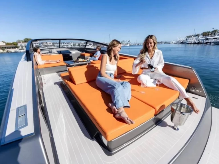 Fjord Fjord 40 Open jednotlivci a charterové společnosti v Vieux Port de Cannes