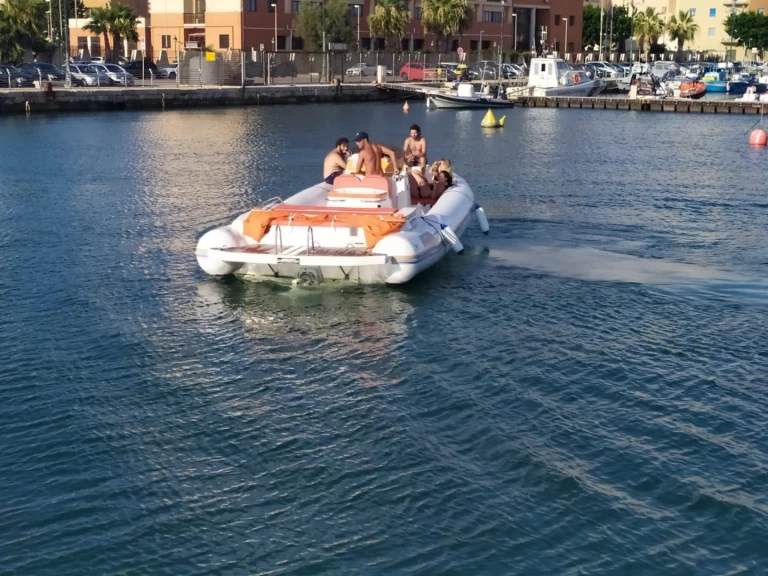 Sealine Sealine 28 jednotlivci a charterové společnosti v Trapani