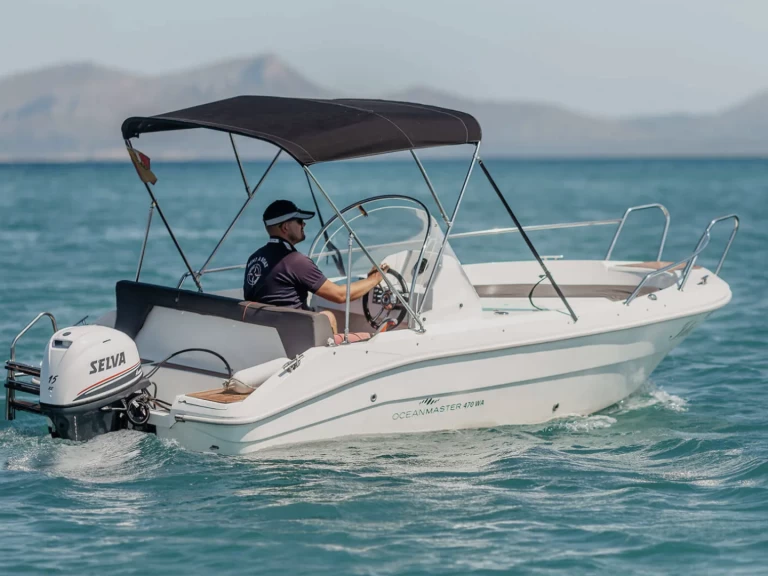 Oceanmaster 470 jednotlivci a charterové společnosti v Port d'Alcudia