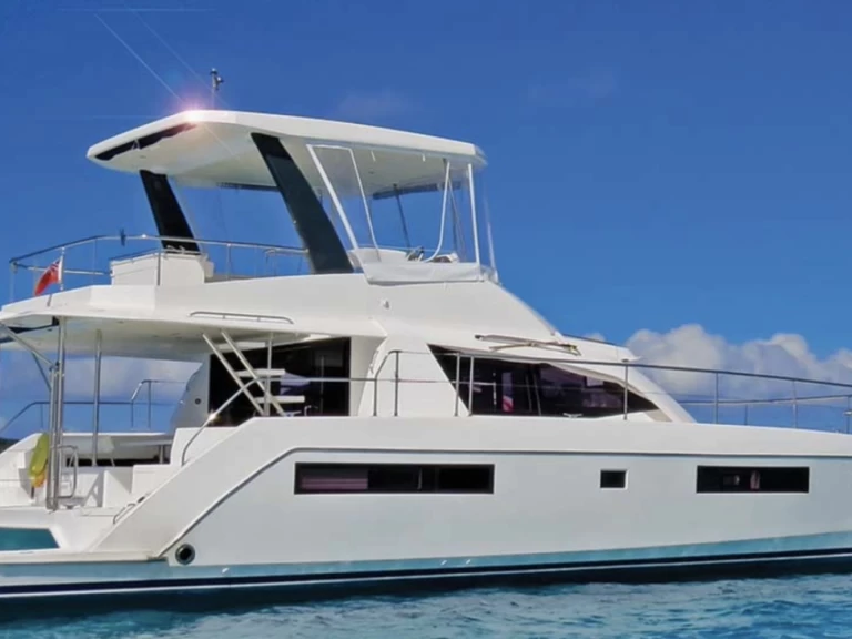 Pronájem lodi Leopard Leopard 43 Powercat v Hyeres na Samboatu