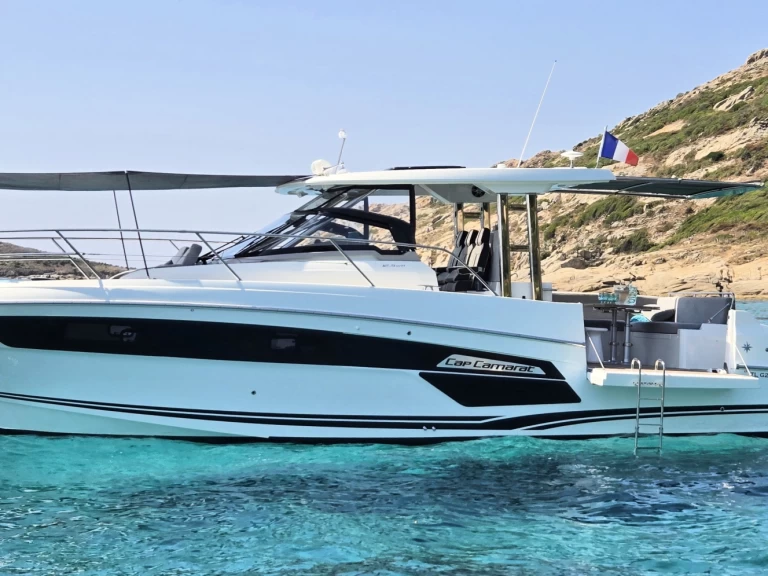 Pronájem Motorová loď Jeanneau s licencí