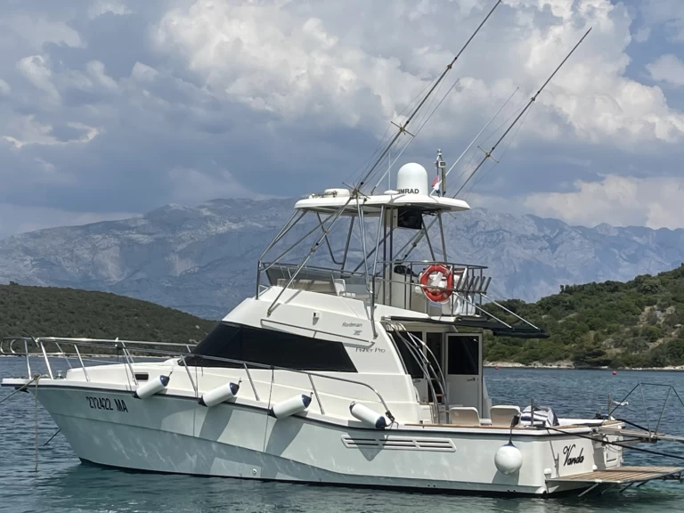 Pronajmout si Rodman Rodman 1250 Fisher Pro v Makarska