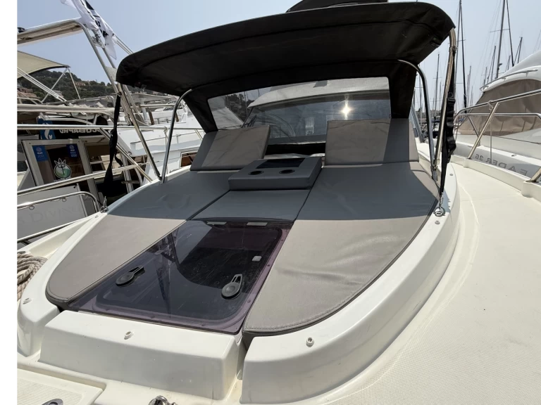 Pronajmout si Bénéteau Antares 11.20 Fly v Saint-Mandrier-sur-Mer