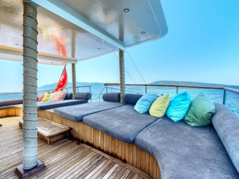 Custom Made D120 jednotlivci a charterové společnosti v Bodrum