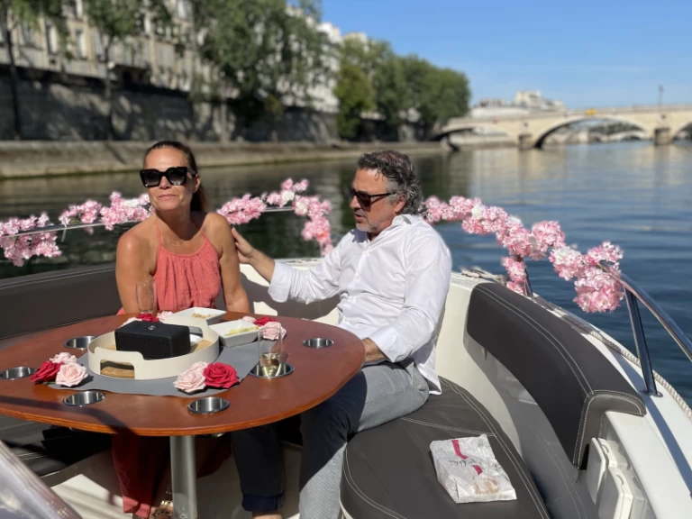 Pronájem lodi Paris lákavé ceny Pacific Craft 670 Open