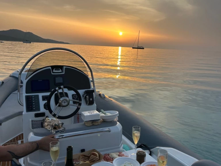 Pronajmout si FANALE MARINE FALCHETTU v Saint-Florent