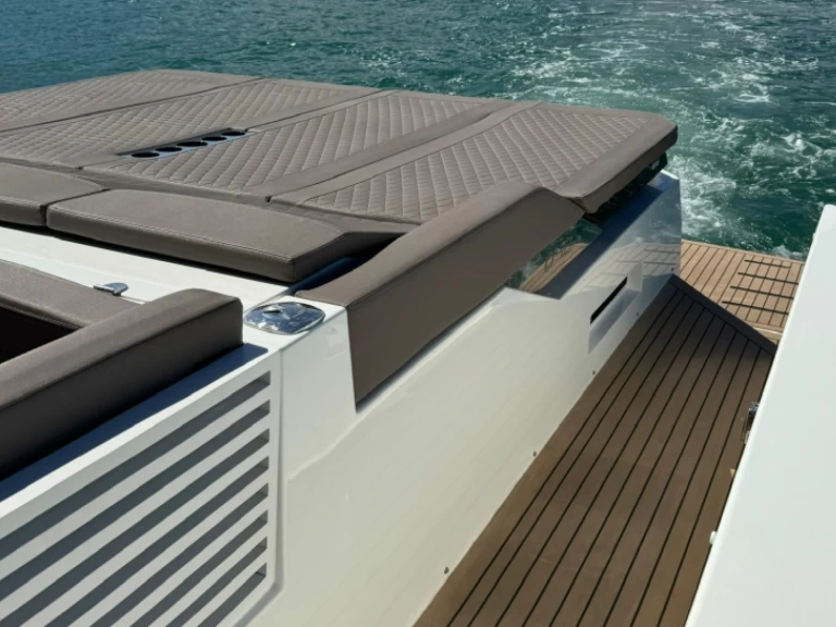 Pronájem Motorová loď DEANTONIO YACHTS s licencí