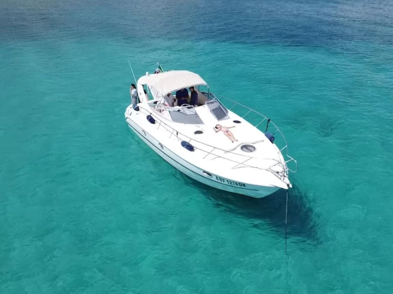 Motorová loď k pronájmu v Porto Cervo za nejlepší cenu