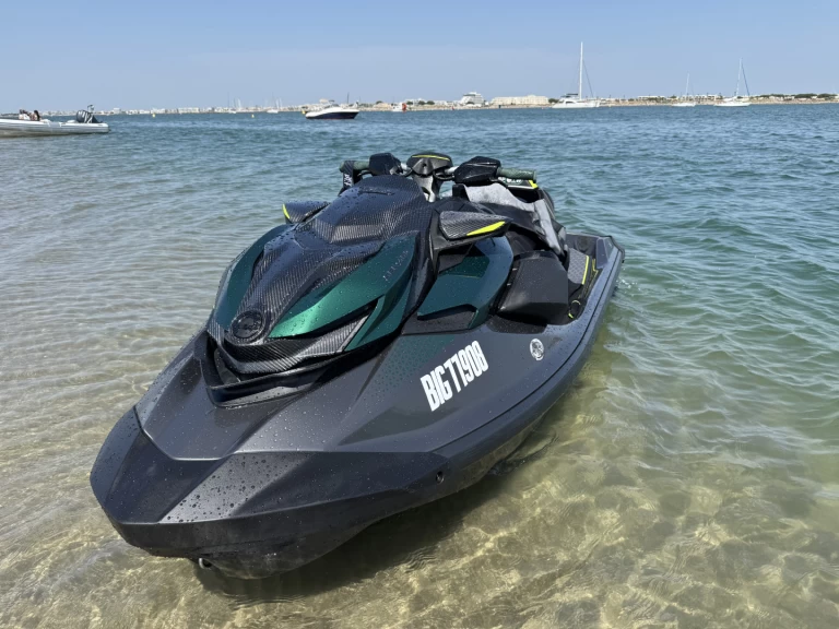 Pronájem lodi Sea-Doo Rxp x rs 300 apex v Montpellier na Samboatu