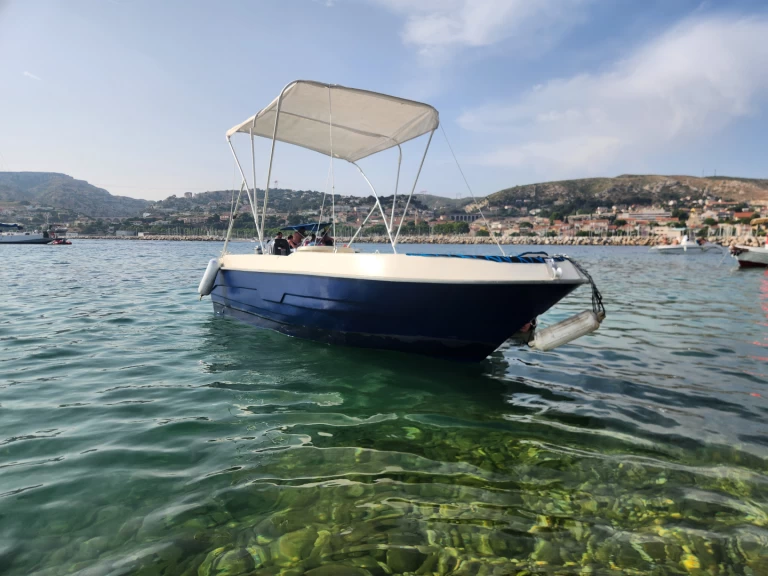 Pronajmout si Prusa Marine Prusa 450 v Marseille