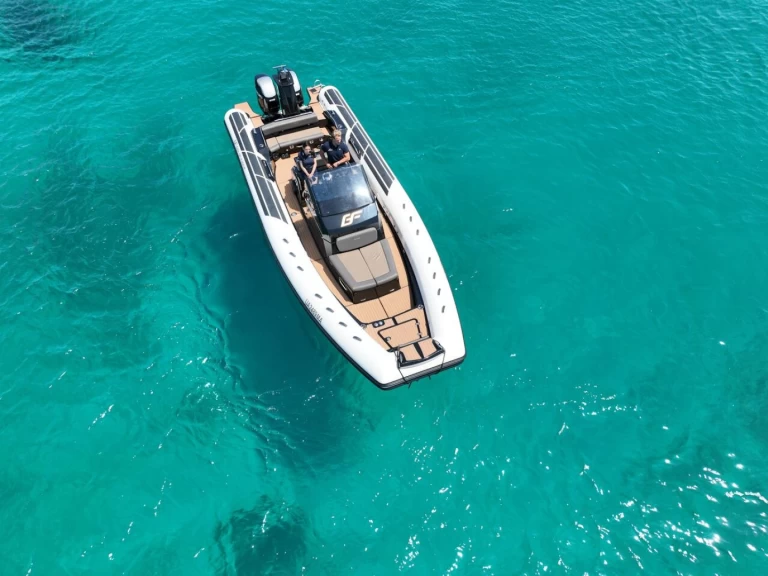 Pronájem lodi Brig Eagle 10 v Golfo Aranci na Samboatu