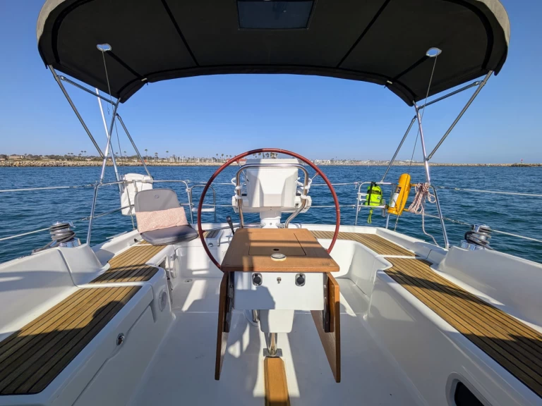 Pronájem Plachetnice Bénéteau s licencí