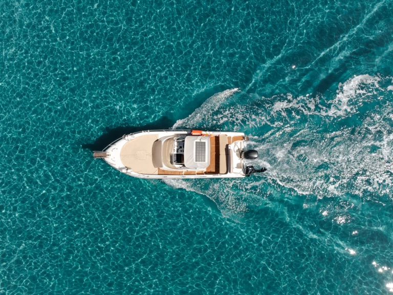 Pronájem Motorová loď Poseidon s licencí