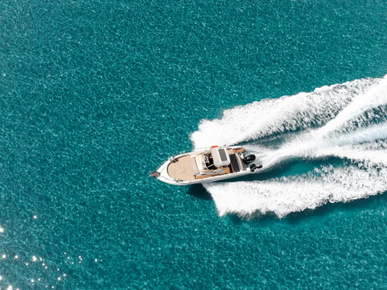 Poseidon Sundeck 755 jednotlivci a charterové společnosti v Alikanás