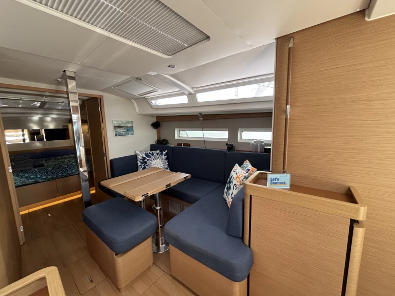 Jeanneau Sun Odyssey 440 jednotlivci a charterové společnosti v Playa Sardinera