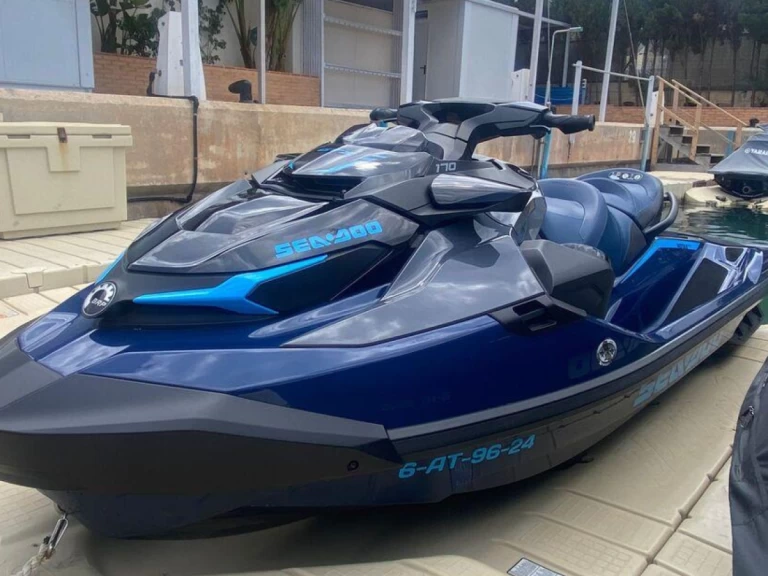 Pronájem Vodní skútr v Altea -Sea-Doo 300 GT