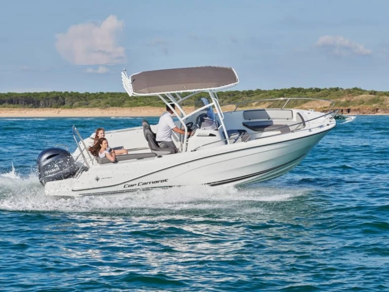 Pronájem Motorová loď Jeanneau s licencí